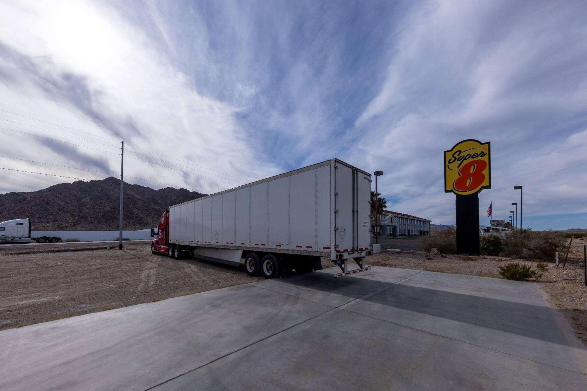 Super 8 By Wyndham Quartzsite Az Hotel Kültér fotó